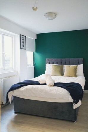 3 bedrooms, iron/ironing board, free WiFi, bed sheets