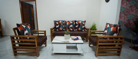 Appartamento, 3 camere da letto | Area soggiorno | TV a schermo piatto