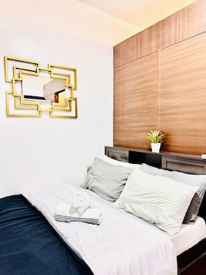 1 makuuhuone, työpöytä, silitysrauta/-lauta, Wi-Fi