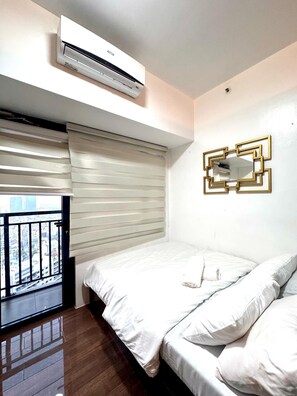 1 bedroom, desk, iron/ironing board, WiFi