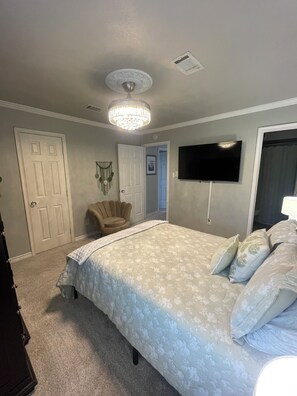 2 habitaciones, tabla de planchar con plancha, wifi y ropa de cama 