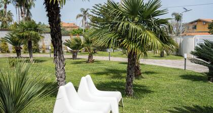 Wonderful Holiday Home in Baia Del Silenzio Bay by the Crystal Sea