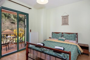 3 dormitorios, escritorio, tabla de planchar con plancha y wifi