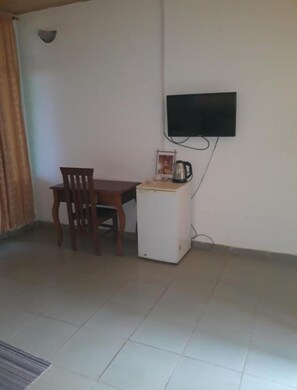 Room, 1 Bedroom, Accessible, Smoking | Room amenity