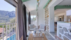 Interior - Haut de Villa Helvétie - Welkeys (Toulon)