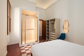 Bügeleisen/Bügelbrett, kostenloses WLAN, Bettwäsche