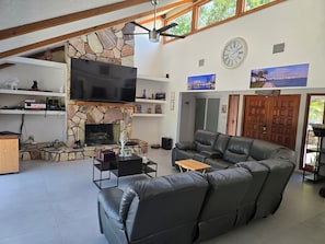 TV connectée, cheminée, imprimantes