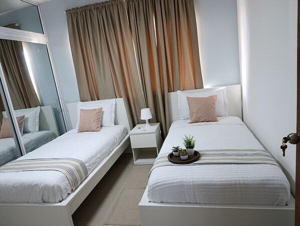 2 bedrooms, iron/ironing board, WiFi, bed sheets