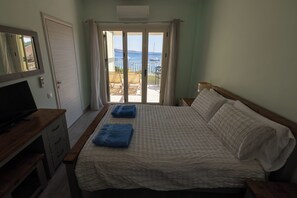 2 chambres, fer et planche à repasser, Wi-Fi, draps fournis