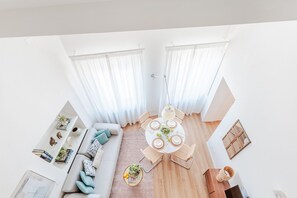 TV - Luxury 2 Bedrooms 2 Bathrooms Penthouse, Elevator (Lucca)