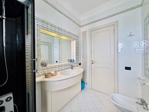 Apartment | Bathroom - YourHome - Villa Falconieri Sorrento (Sant'Agnello)