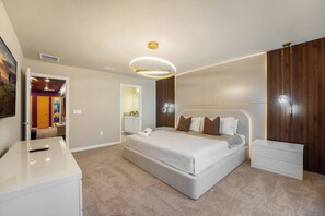 5 bedrooms, iron/ironing board, travel cot, WiFi - 4150 Windsor Island 14 guests brand new near club (Davenport)