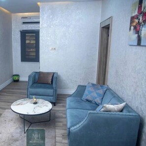 Phòng Economy, ban công, quang cảnh thành phố | Khu phòng khách