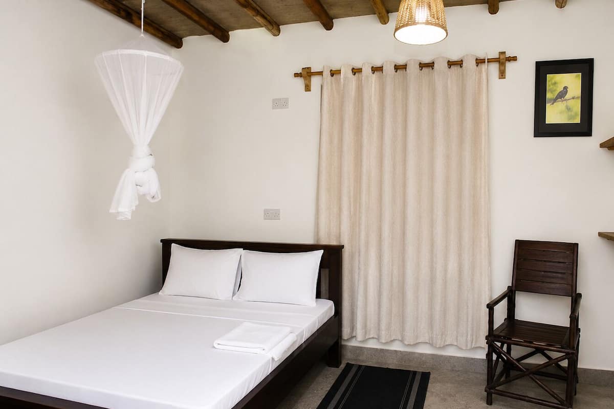Basic Double Room | Free WiFi, bed sheets