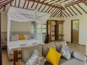 Standard Studio | Free WiFi, bed sheets