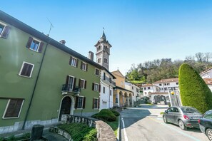 Point of interest - Old Pella 100m to Orta Lake (Pella)