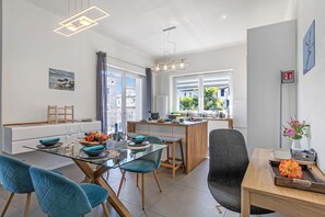 Családi apartman, több hálószobával, két fürdőszobával, tó felőli (Suono del Lago 100m from Lake) | Étkezési lehetőség
