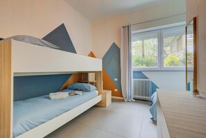 2 bedrooms, laptop workspace, free WiFi, bed sheets