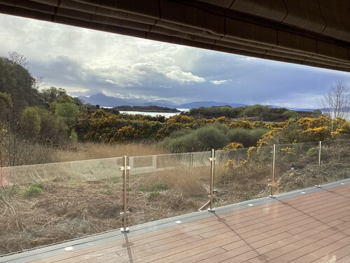 Tingle Lodge - Luxury Retreat in the West Highlands