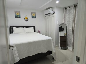 1 habitación, tabla de planchar con plancha, wifi y ropa de cama 