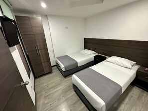 Comfort Double or Twin Room | Desk, blackout curtains, iron/ironing board, free WiFi - Hotel Expohotel Ferial  (Bogotá)