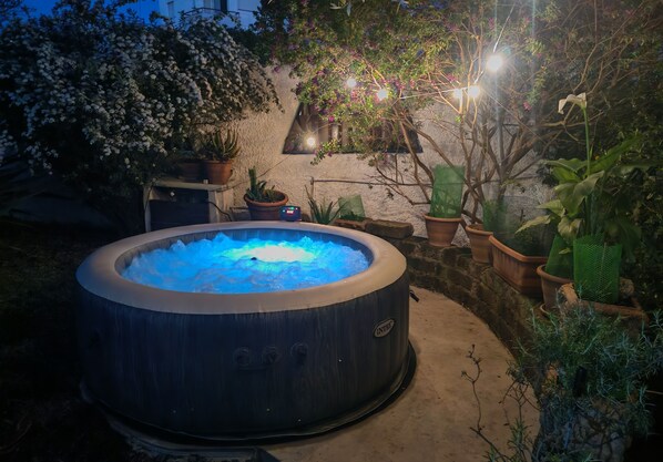 Baignoire à remous extérieure