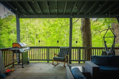 Lakefont-Nestled in Nirvana