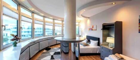 4 Schlafzimmer, Schreibtisch, Bügeleisen/Bügelbrett, Reisekinderbett