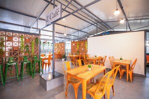 Desayuno bufé gratuito y diario