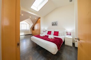 1 bedroom, iron/ironing board, Internet, bed sheets - Sandoval - 1 Bedroom penthouse with Sofa Bed (Madrid)