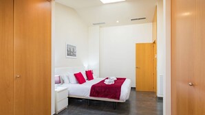 1 bedroom, iron/ironing board, internet, bed sheets