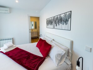 1 chambre, fer et planche à repasser, accès Internet, draps fournis