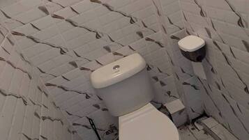 Apartment, 1 Bedroom, Accessible, City View | Bathroom