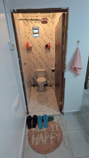 อพาร์ทเมนท์, 1 ห้องนอน, พร้อมสิ่งอำนวยความสะดวกสำหรับผู้พิการ, วิวเมือง | สิ่งอำนวยความสะดวกในห้องน้ำ