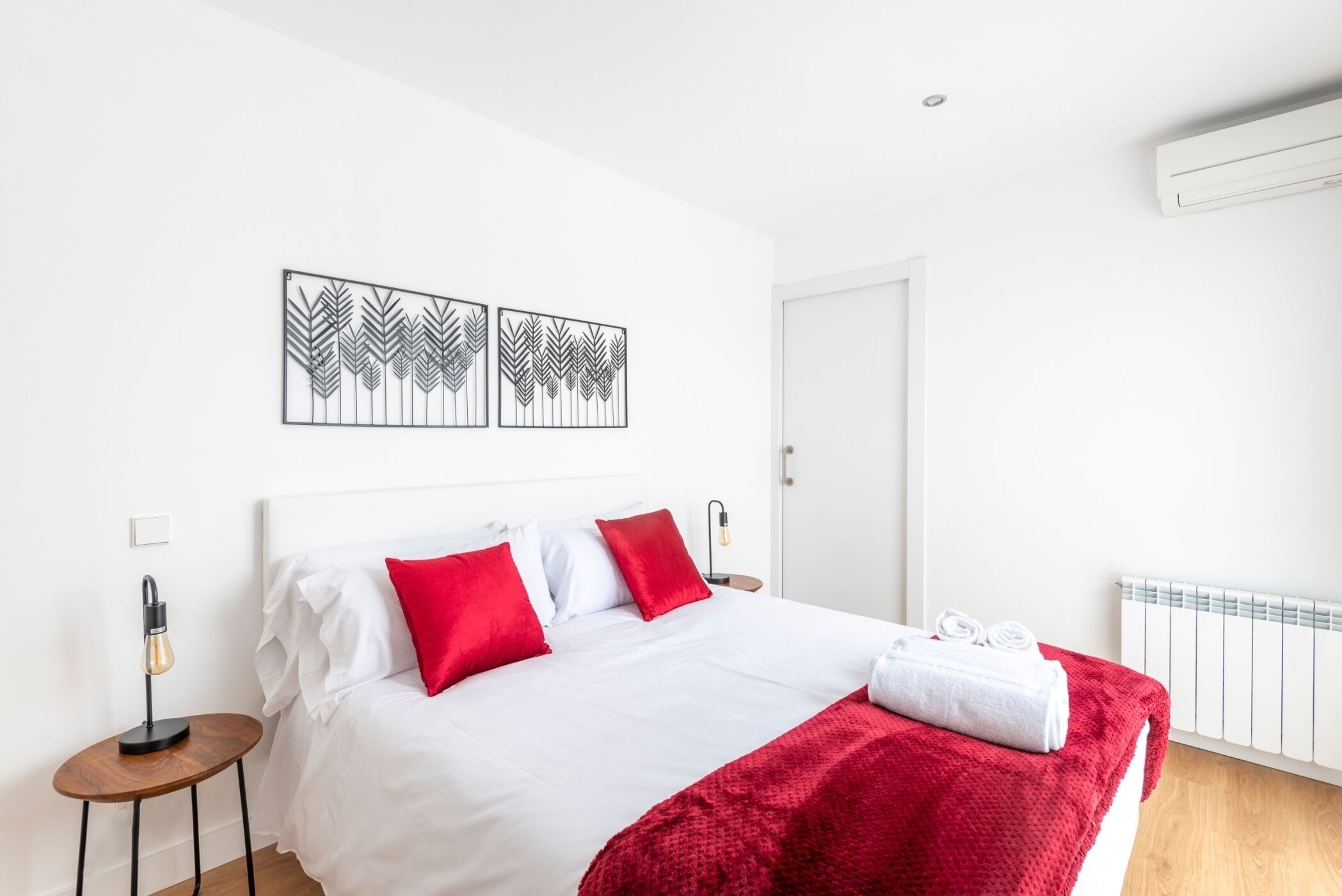 1 slaapkamer, een strijkplank/strijkijzer, wifi, beddengoed