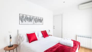 1 dormitorio, tabla de planchar con plancha, Internet y ropa de cama