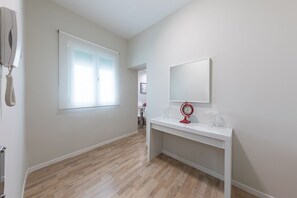 Interior - Fernán González - 3 Bedrooms with sofa bed (Madrid)