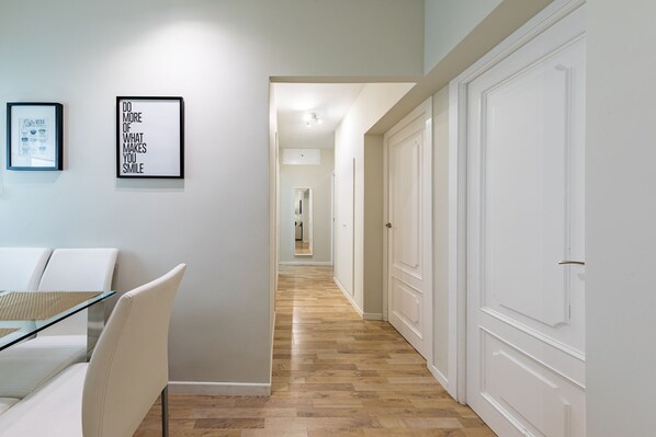 Interior - Fernán González - 3 Bedrooms with sofa bed (Madrid)