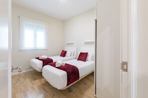 3 bedrooms, iron/ironing board, Internet, bed sheets
