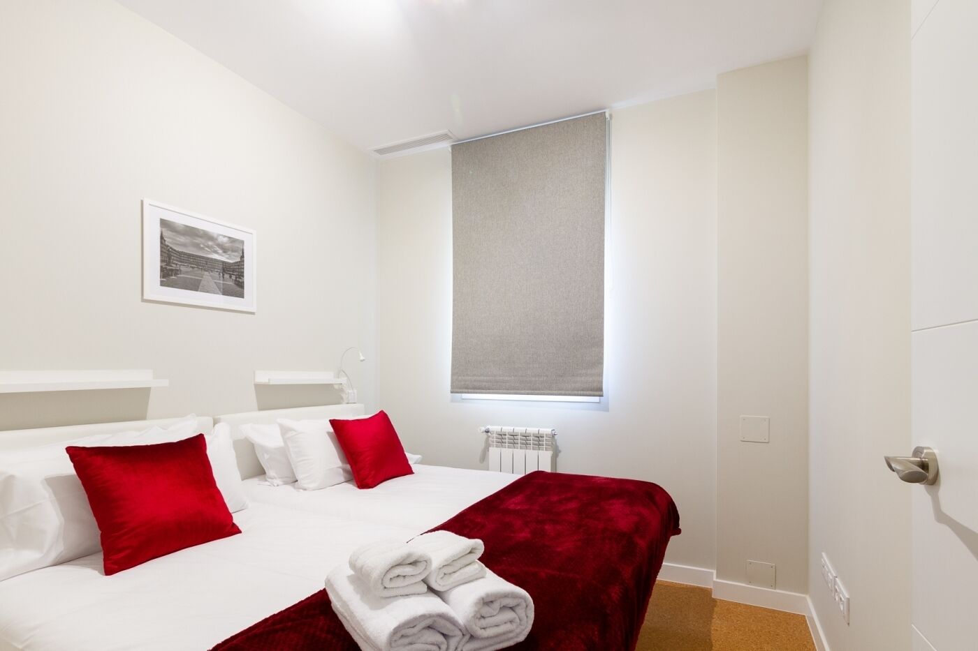 2 bedrooms, iron/ironing board, Internet, bed sheets