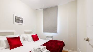 2 bedrooms, iron/ironing board, Internet, bed sheets