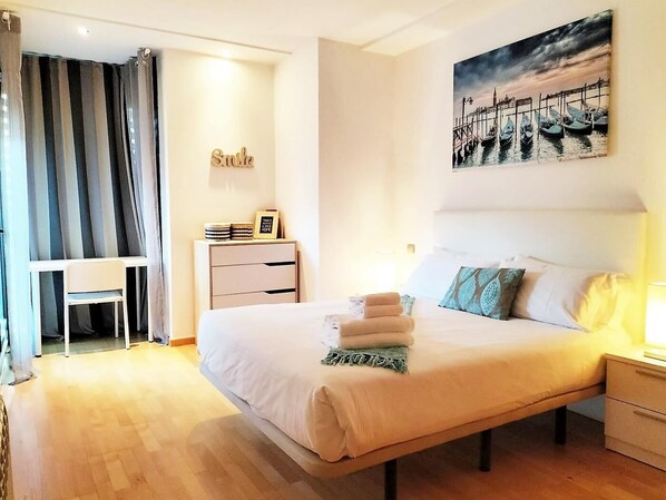 2 bedrooms, iron/ironing board, WiFi, bed sheets