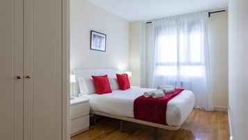 3 dormitorios, tabla de planchar con plancha, Internet y ropa de cama