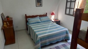 2 bedrooms, iron/ironing board, free WiFi, bed sheets