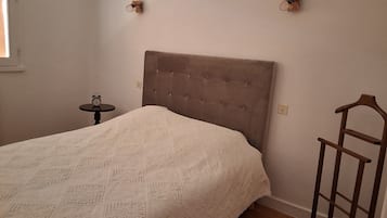 1 chambre, fer et planche Ă  repasser, Wi-Fi gratuit, draps fournis