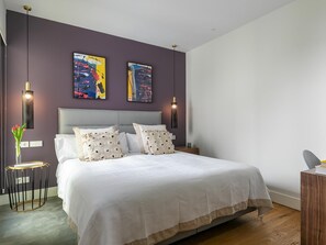3 bedrooms, iron/ironing board, Internet, bed sheets