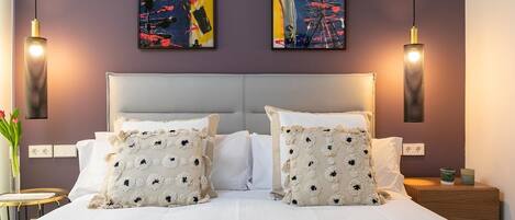 3 bedrooms, iron/ironing board, internet, bed sheets