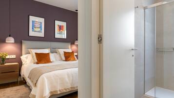 2 slaapkamers, een strijkplank/strijkijzer, internet, beddengoed