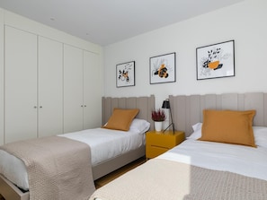 2 Schlafzimmer, Bügeleisen/Bügelbrett, Internetzugang, Bettwäsche