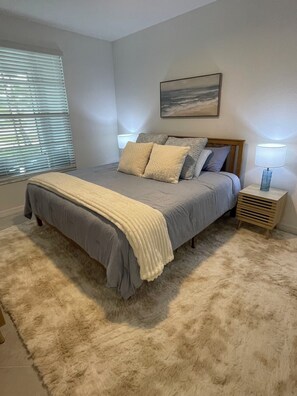 2 bedrooms, desk, iron/ironing board, WiFi